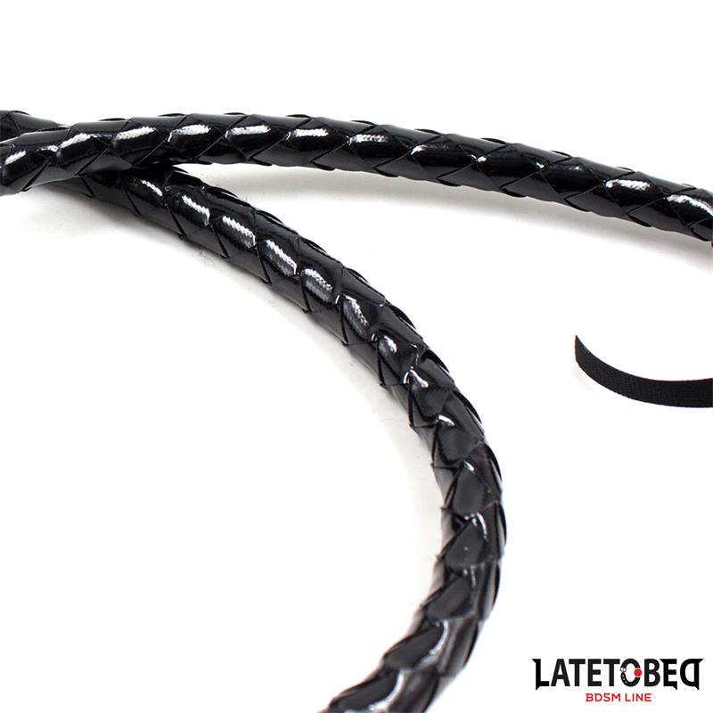Latigo Negro Brillante 138cm